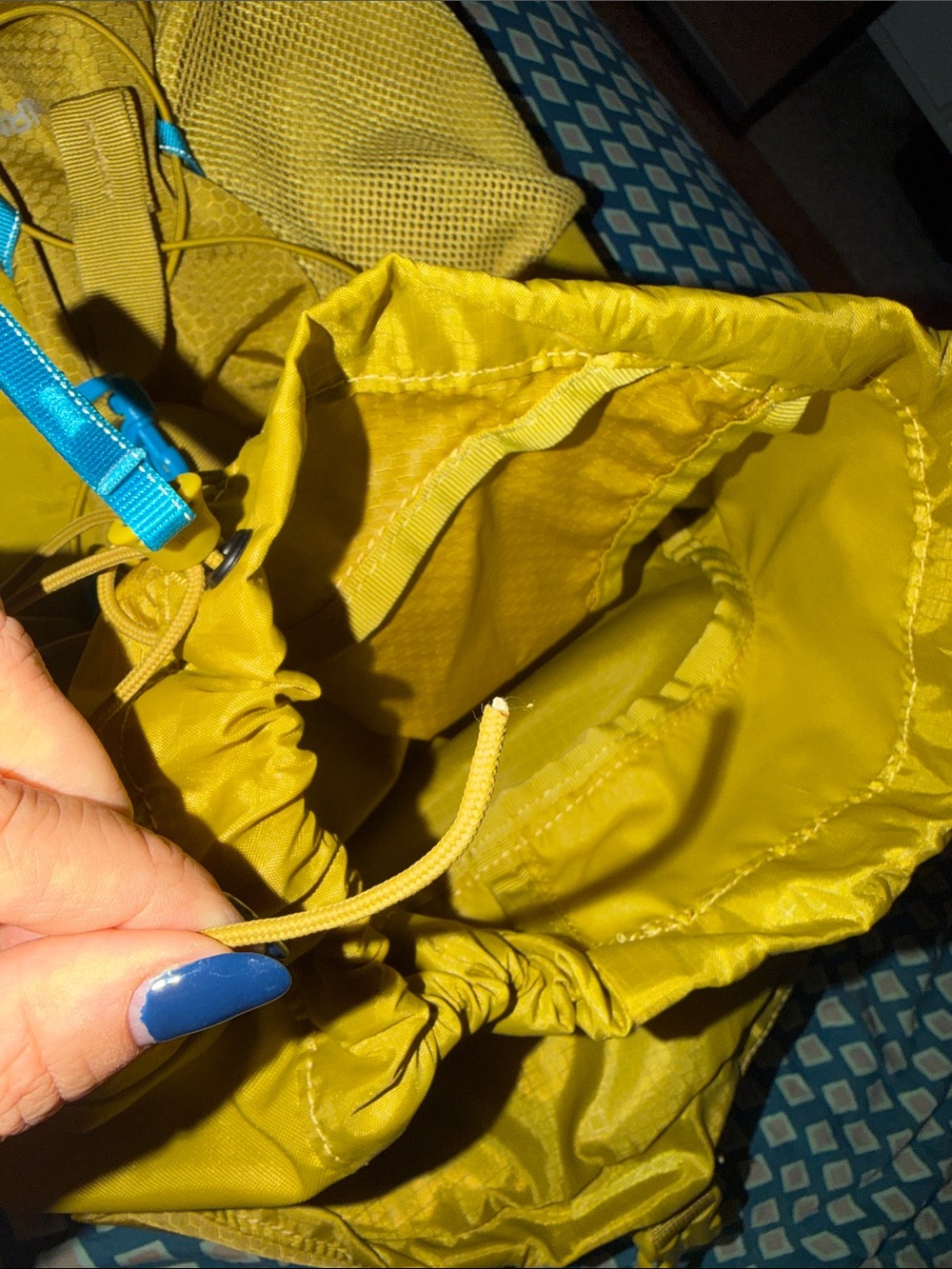 Gregory NANO 22 Mustard Yellow Backpack w/Blue Accent pocket for CamelBak - Picture 8 of 8